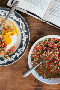 We love onions, especially raw onions. Just like this amazing Pico de Gallo recipe that's easy to put together, eat at home or bring to a party. #OnionsintheRaw