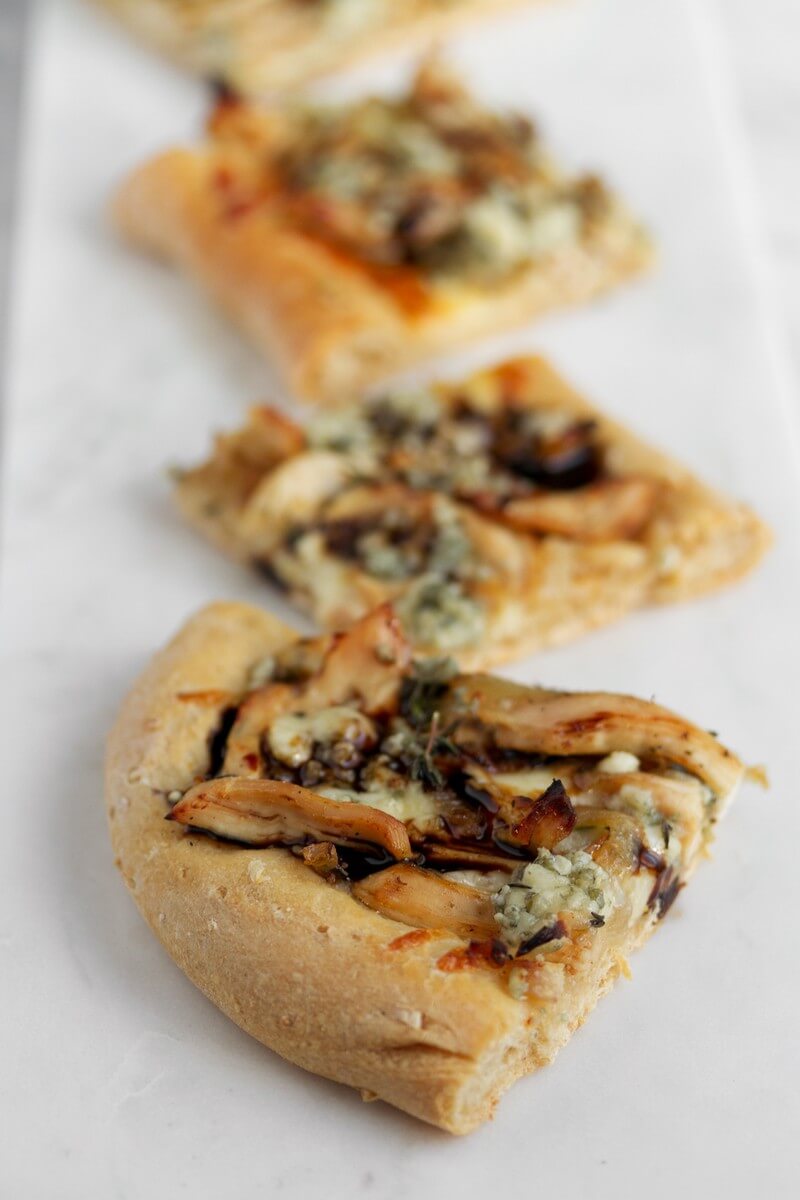 salt-and-wind_chicken-blue-cheese-flatbread-recipe_v_medium