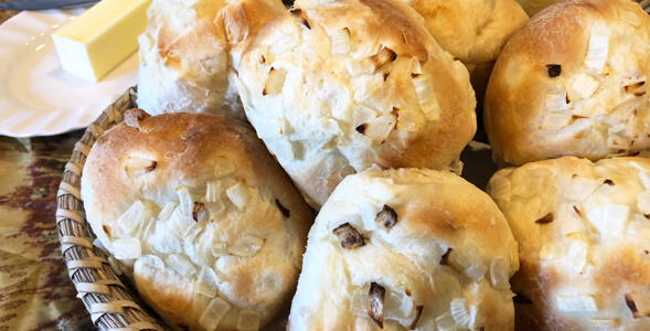 Easy Onion Dinner Rolls National Onion Association